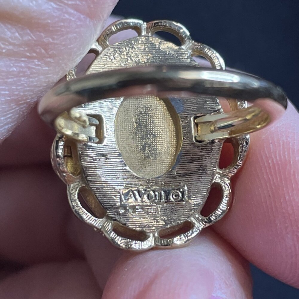 Vintage 1970s Signed Avon Floral Porcelain Locket Ring Gold-tone Sz 6.5 - 7.25 - Picture 6 of 10